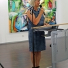 Sabine Schäfer-Gold eröffnet die Ausstellung.