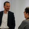 Oberbürgermeister Christoph Traub im Gespräch mit den Musikern.