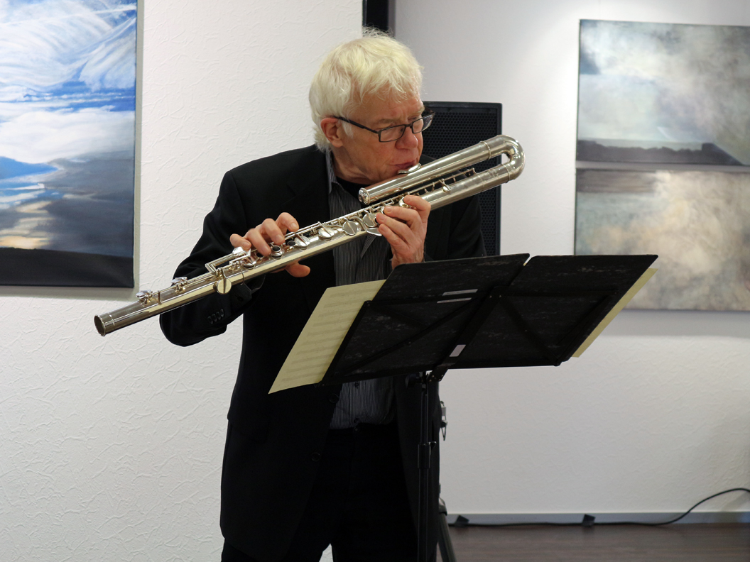 Albrecht Imbescheid unterhält die Gäste musikalisch