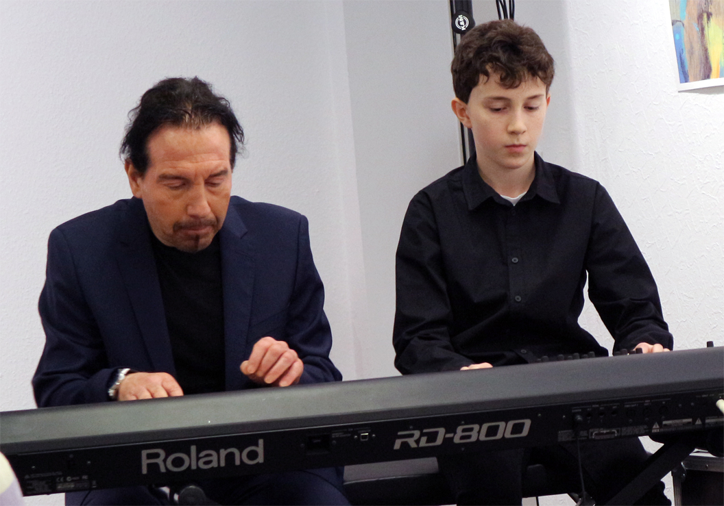 Zwei Profis am E-Piano: Klaus Fitzel und Cassian Schwab