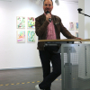 Oberbürgermeister Christoph Traub begrüßt die Vernissagengäste
