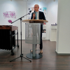 Herr Bürgermeister Jens Theobaldt begrüßt die Gäste der Vernissage.